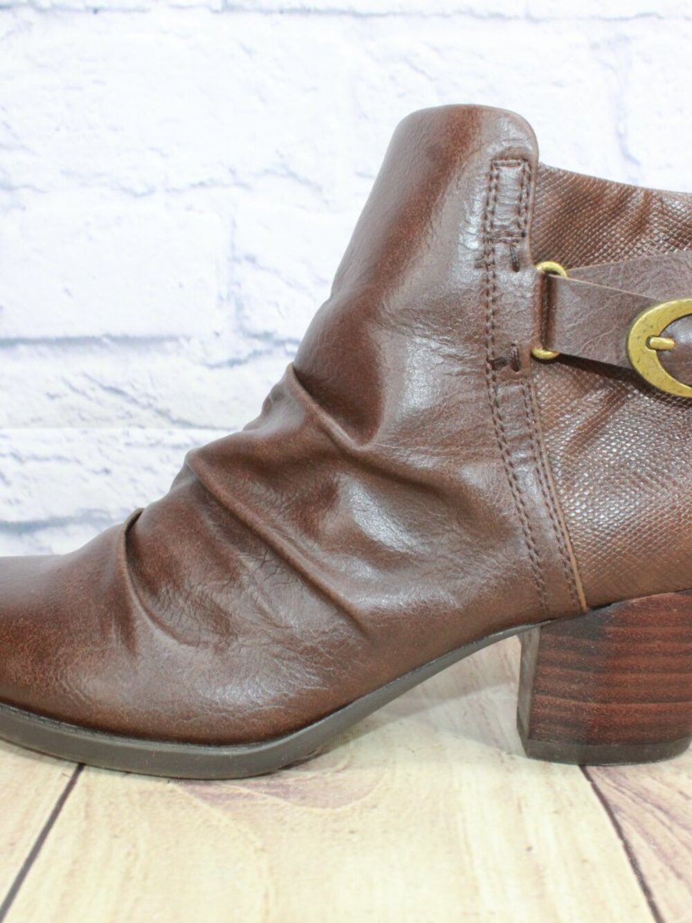 BareTraps Reliance Brown Ruched Ankle Booties Side Zip Buckle Boots Size 8